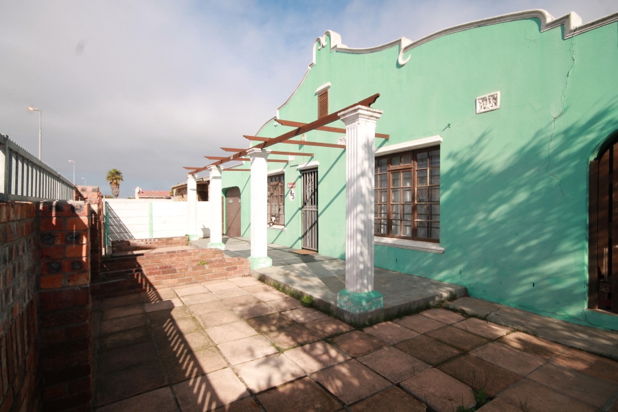 3 Bedroom Property for Sale in Lavender Hill Western Cape